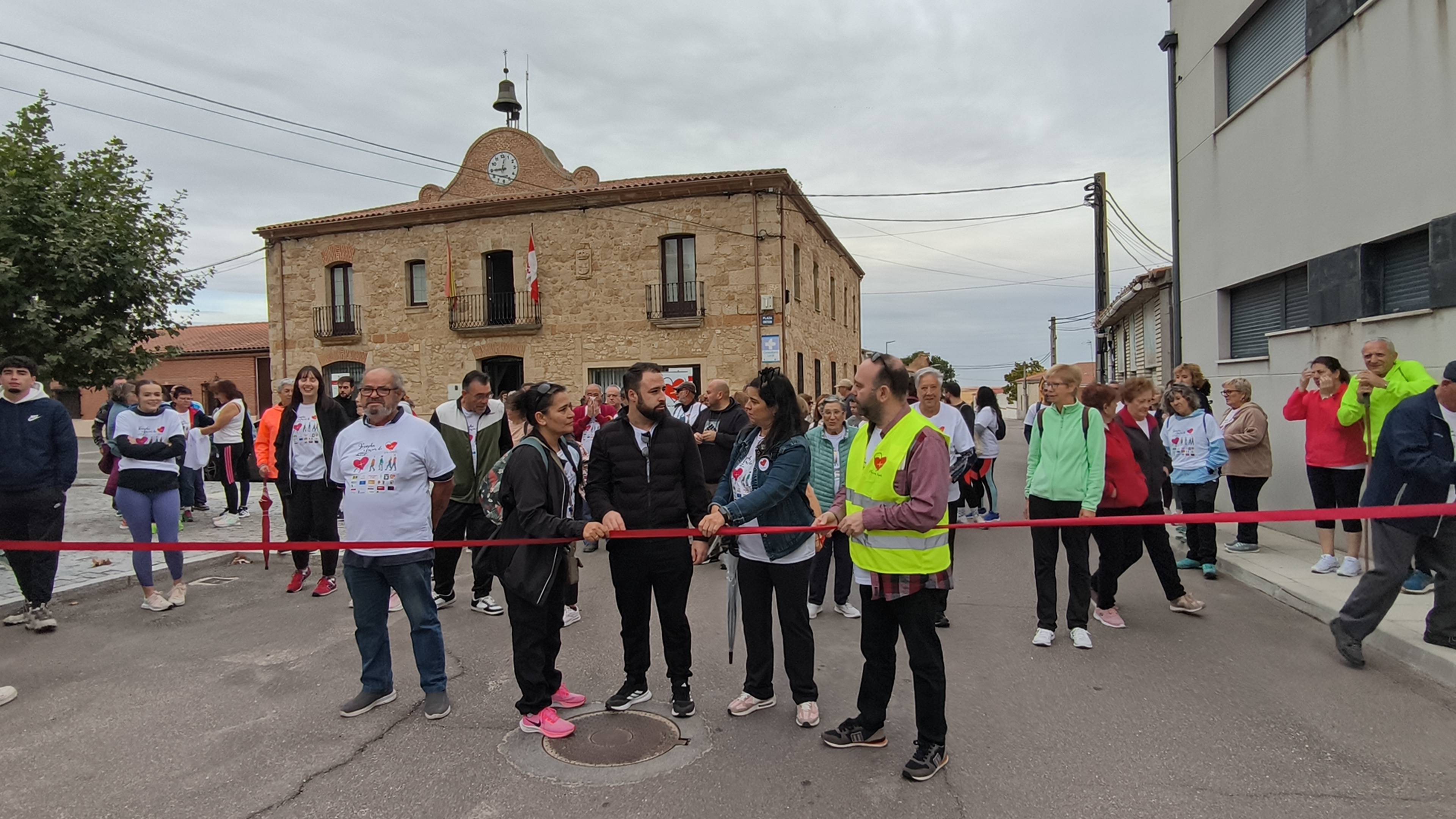 Pasos solidarios a favor del PacienteXperto desde Villar de Gallimazo