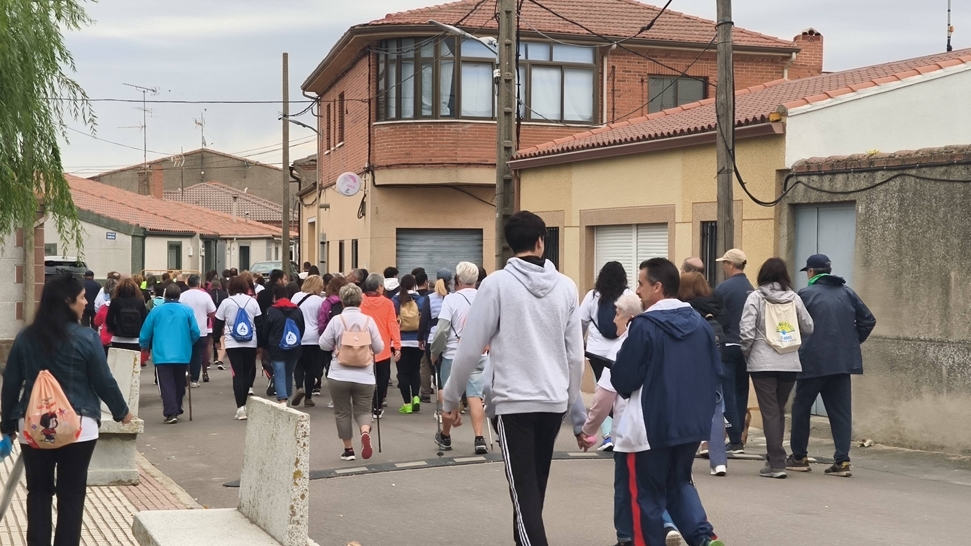 Pasos solidarios a favor del PacienteXperto desde Villar de Gallimazo