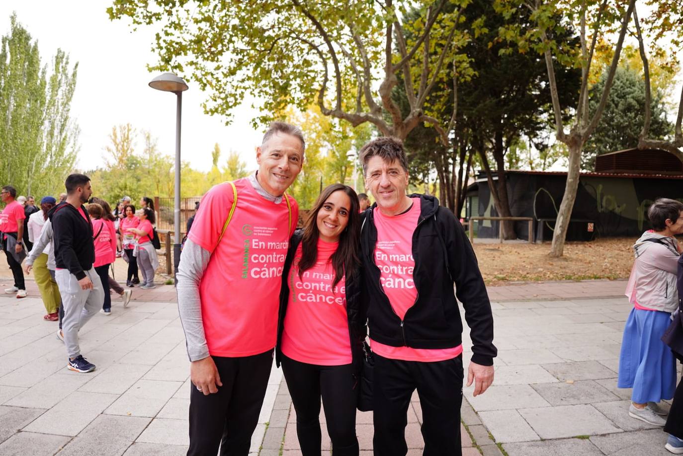 Salamanca &#039;se tiñe&#039; de rosa por el cáncer