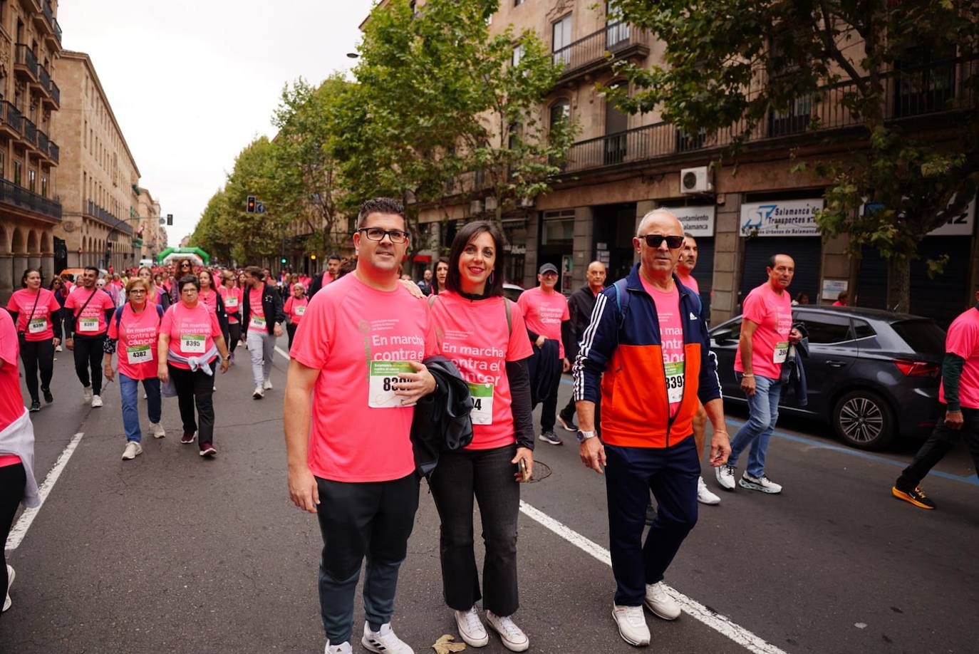 Salamanca &#039;se tiñe&#039; de rosa por el cáncer