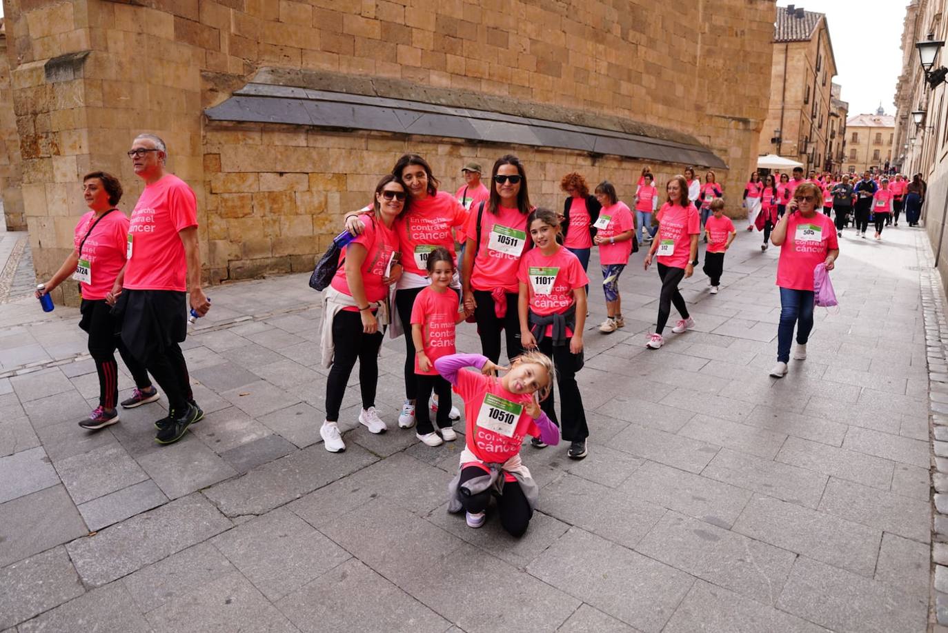 Salamanca &#039;se tiñe&#039; de rosa por el cáncer