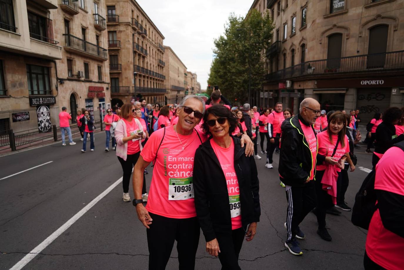 Salamanca &#039;se tiñe&#039; de rosa por el cáncer
