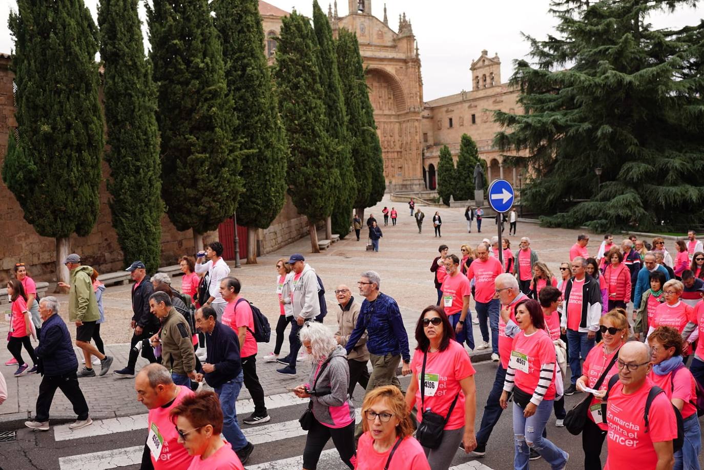 Salamanca &#039;se tiñe&#039; de rosa por el cáncer