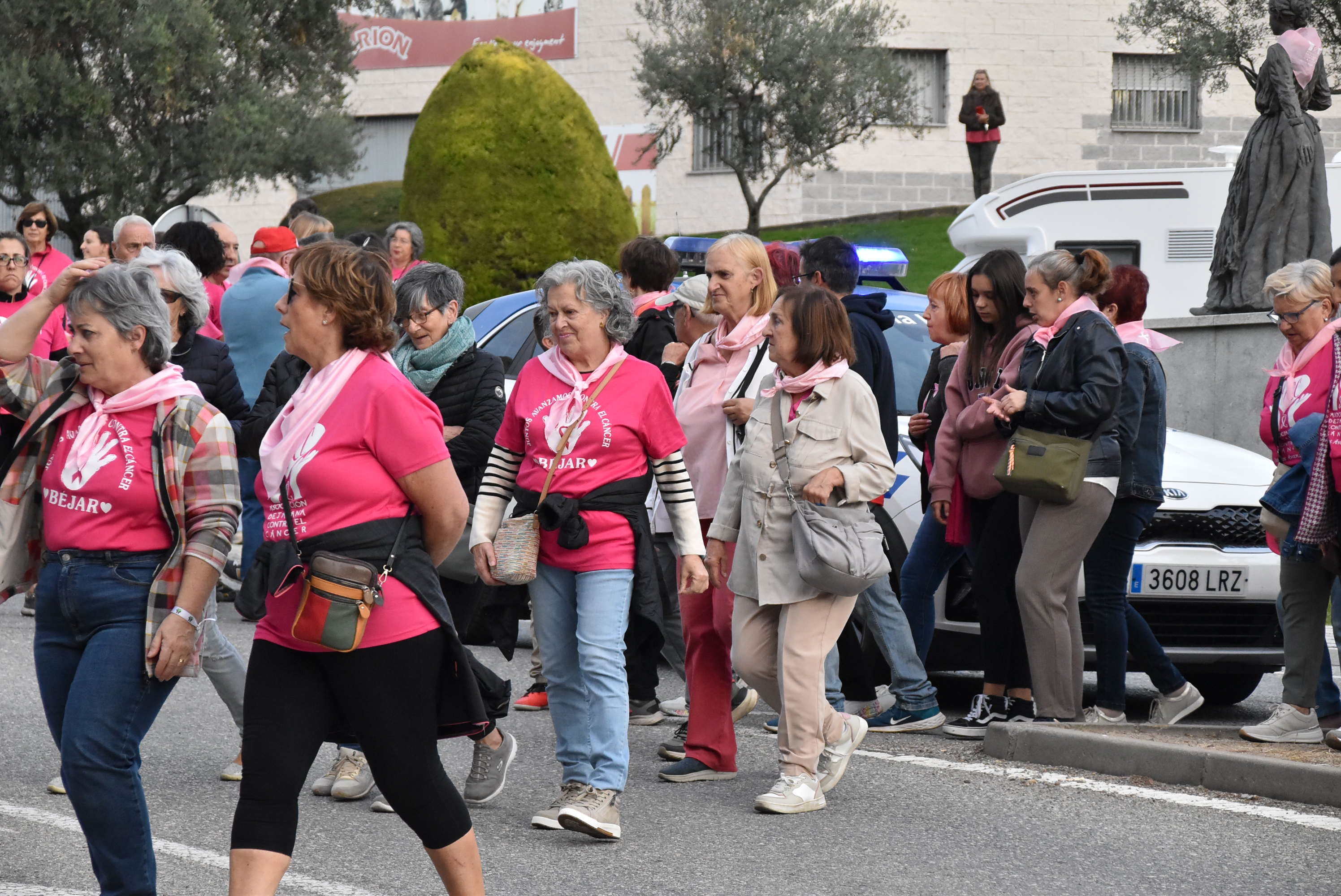 Béjar se tiñe de rosa en apoyo a la lucha contra el cáncer de mama