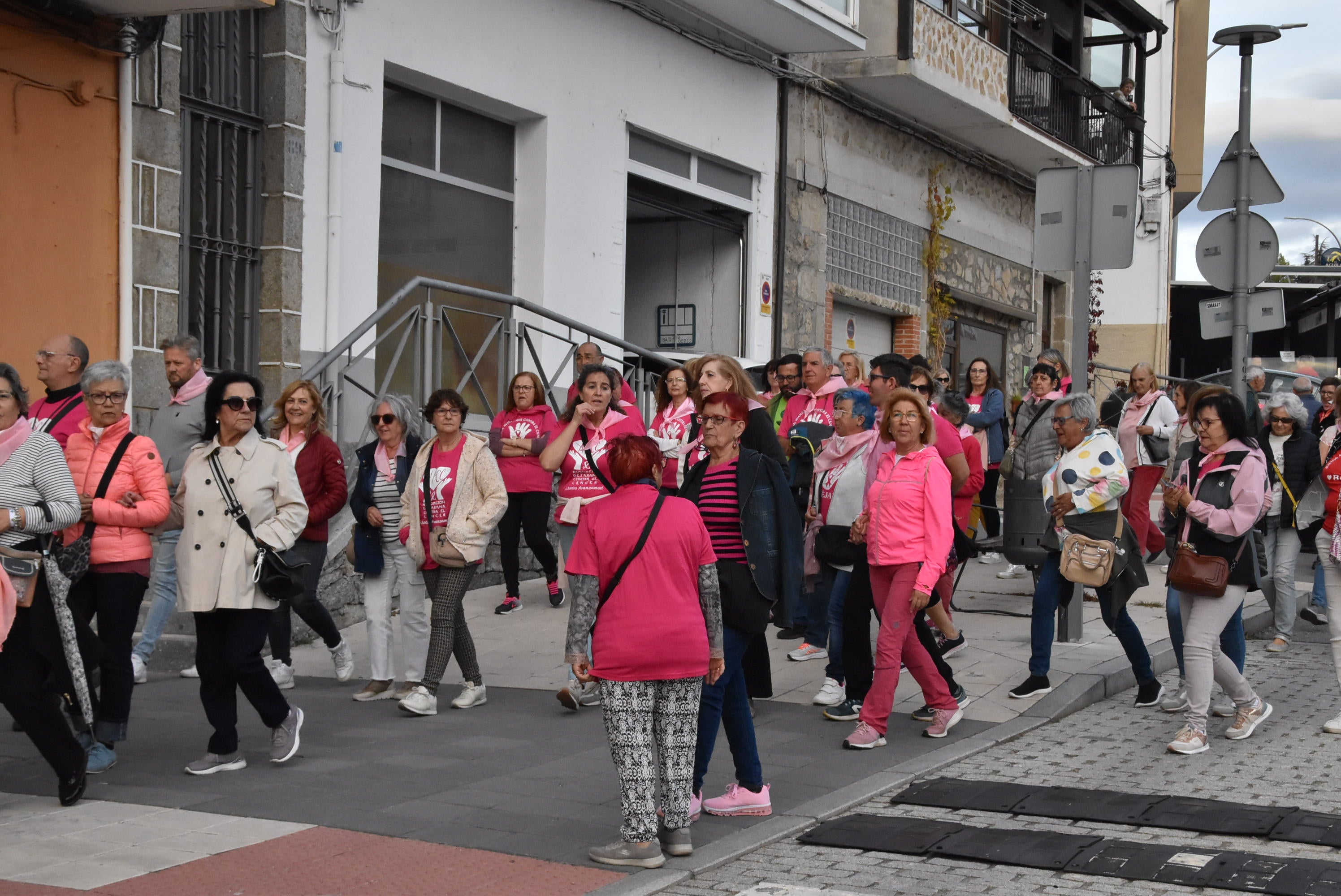 Béjar se tiñe de rosa en apoyo a la lucha contra el cáncer de mama