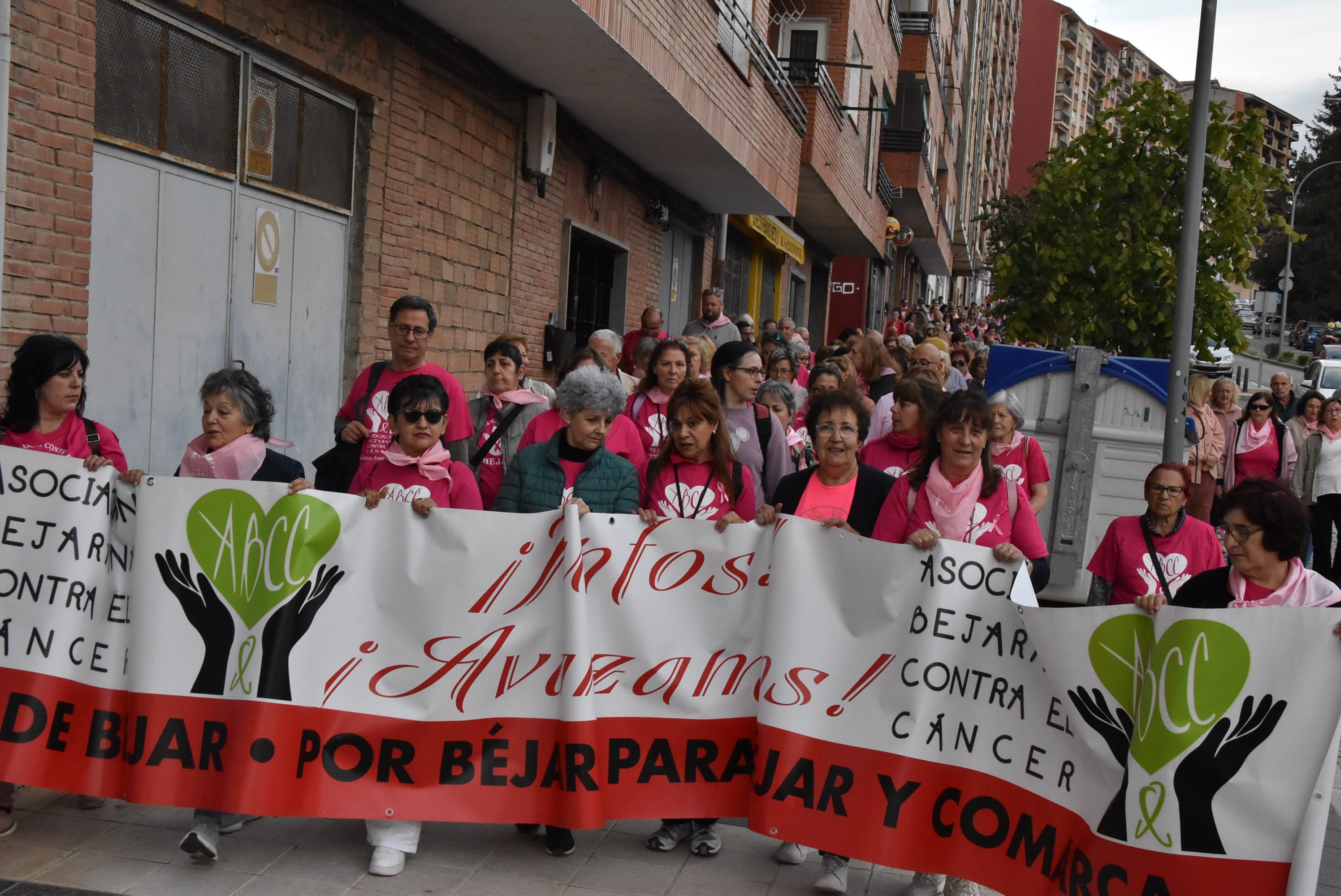 Béjar se tiñe de rosa en apoyo a la lucha contra el cáncer de mama