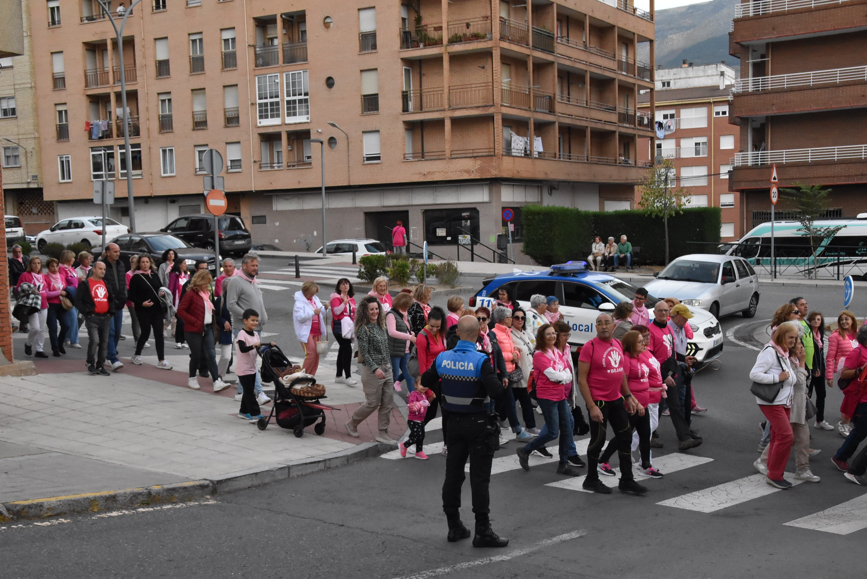 Béjar se tiñe de rosa en apoyo a la lucha contra el cáncer de mama