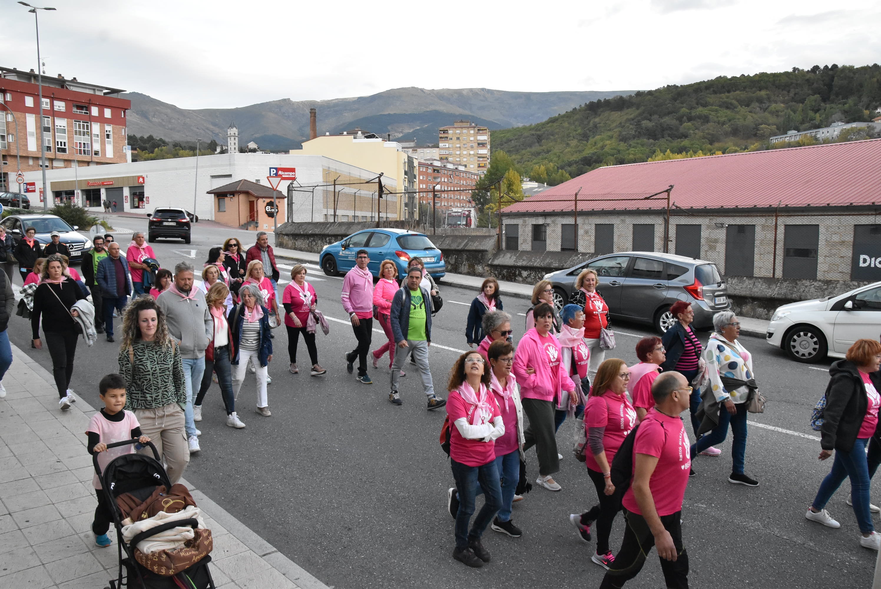 Béjar se tiñe de rosa en apoyo a la lucha contra el cáncer de mama