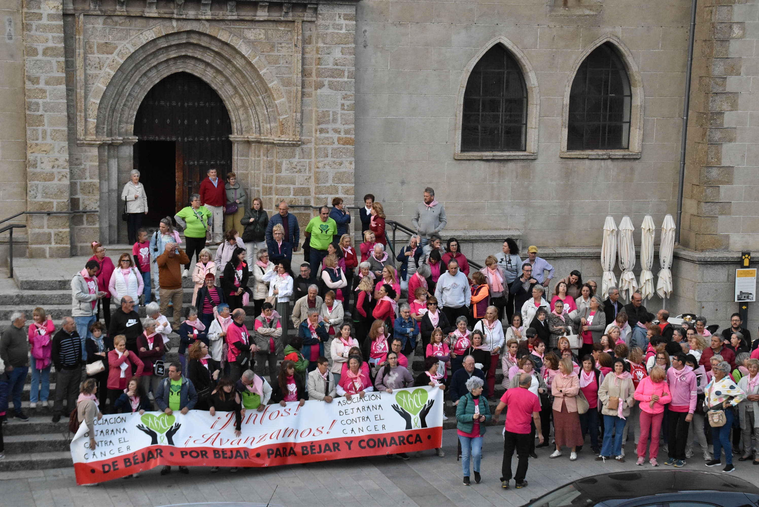 Béjar se tiñe de rosa en apoyo a la lucha contra el cáncer de mama