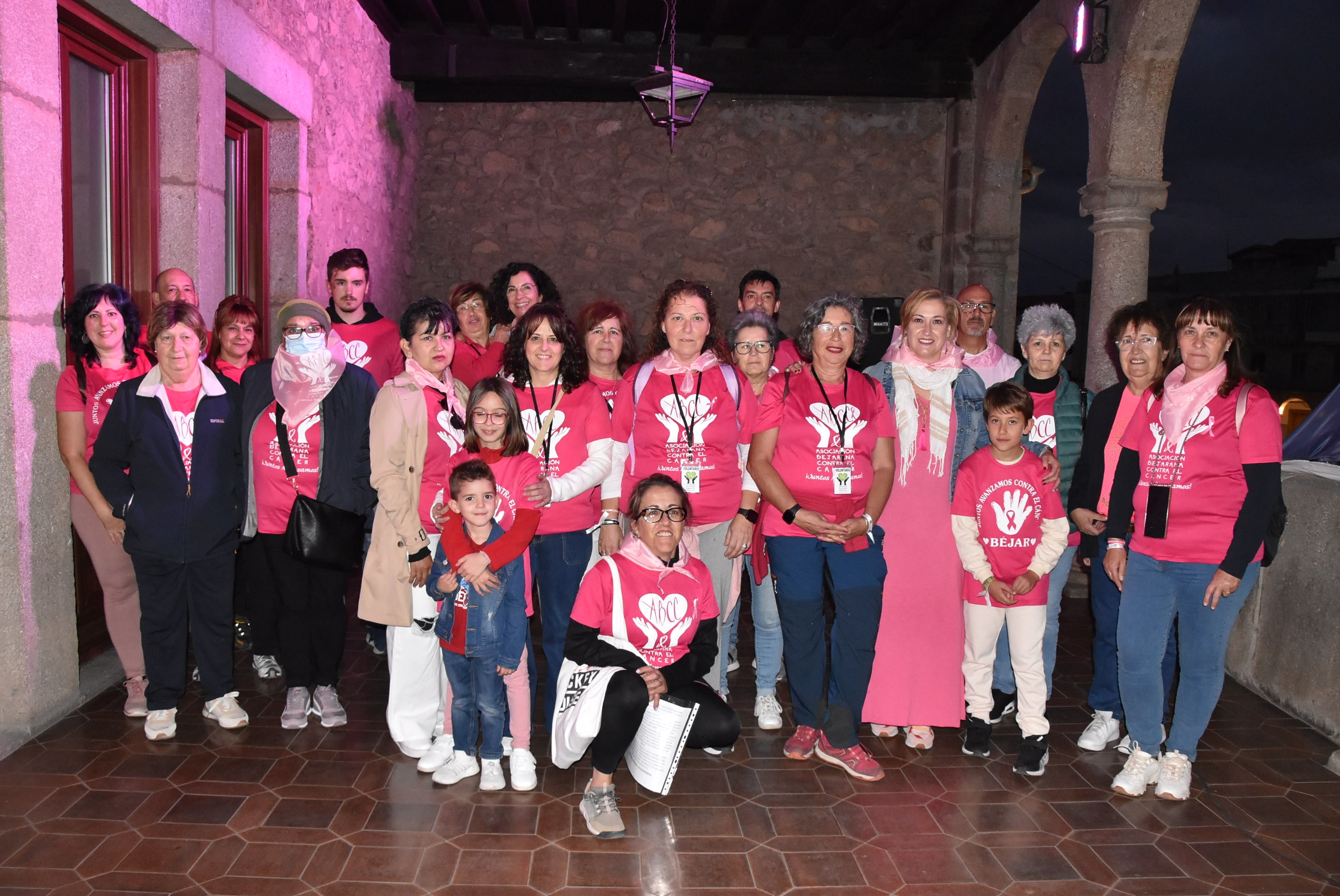Béjar se tiñe de rosa en apoyo a la lucha contra el cáncer de mama