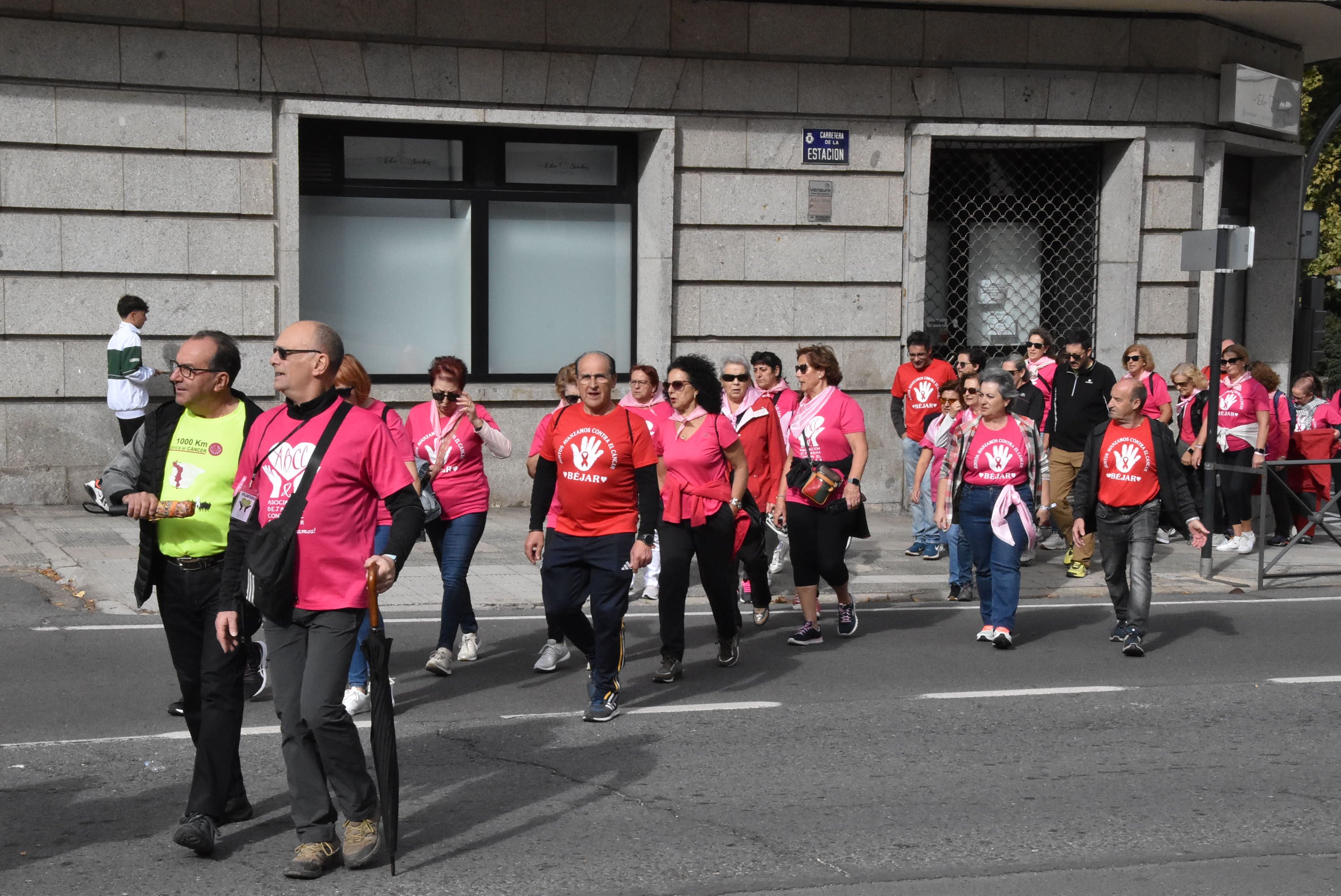 Béjar se tiñe de rosa en apoyo a la lucha contra el cáncer de mama