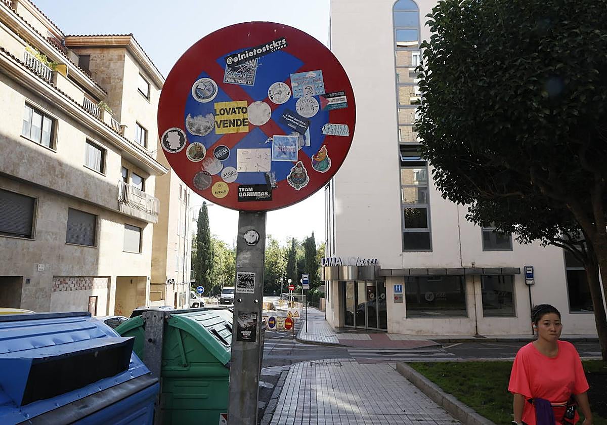 Señal de tráfico o mural colectivo