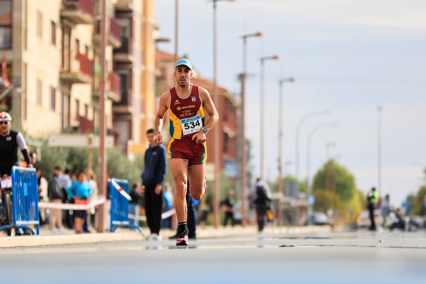 Jesús Prieto y Sandra Santamaría se llevan la Media Maratón de la Diputación