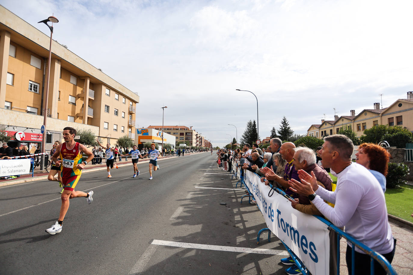 Jesús Prieto y Sandra Santamaría se llevan la Media Maratón de la Diputación