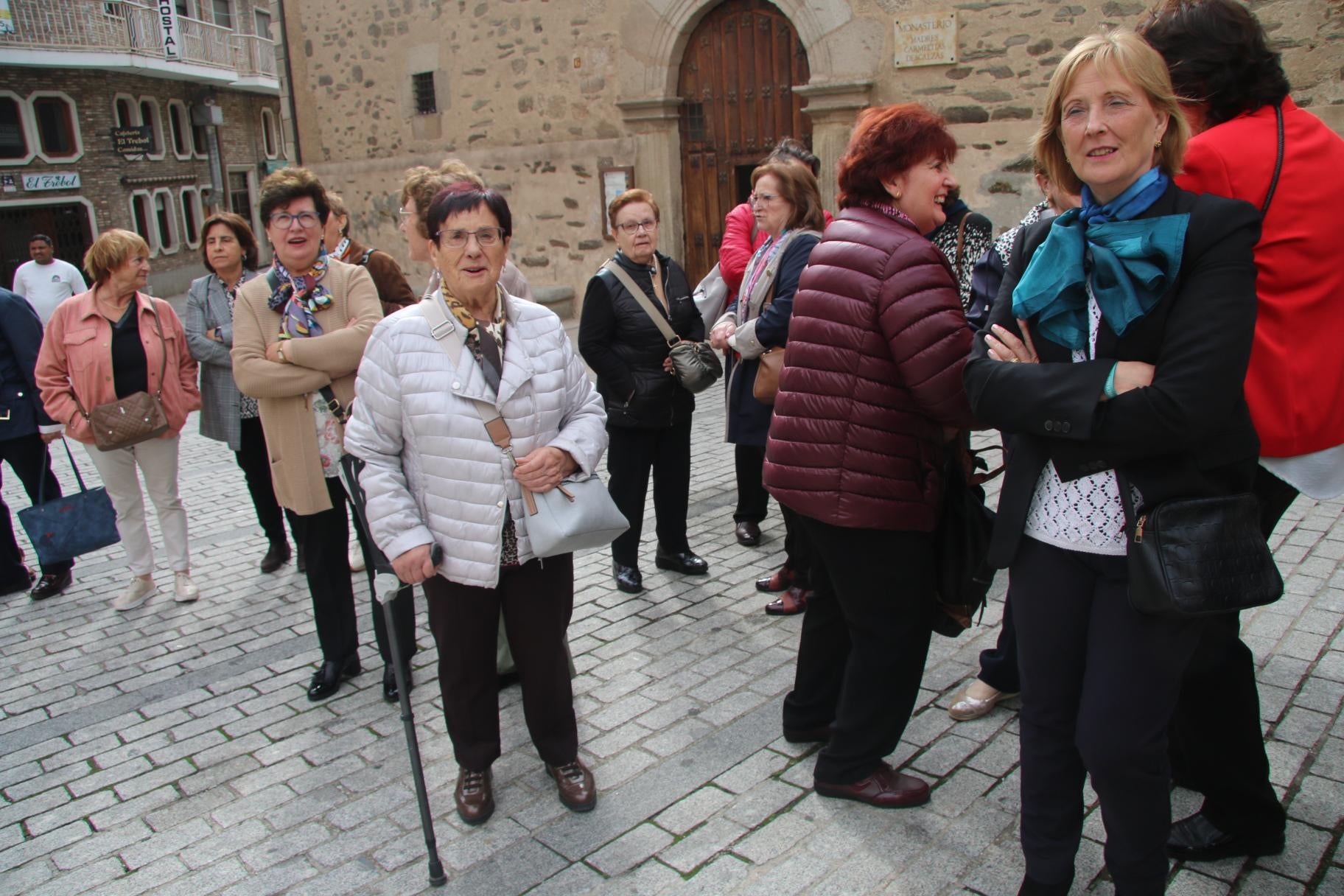 Alba celebra un día de fiesta en clave femenina