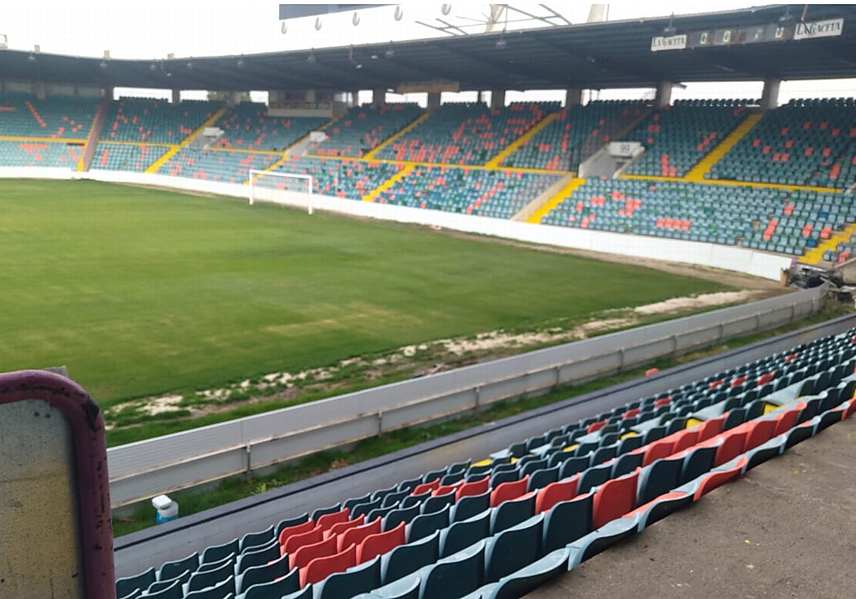 Visita actual del Fondo Norte del Helmántico desde la grada de Preferencia.