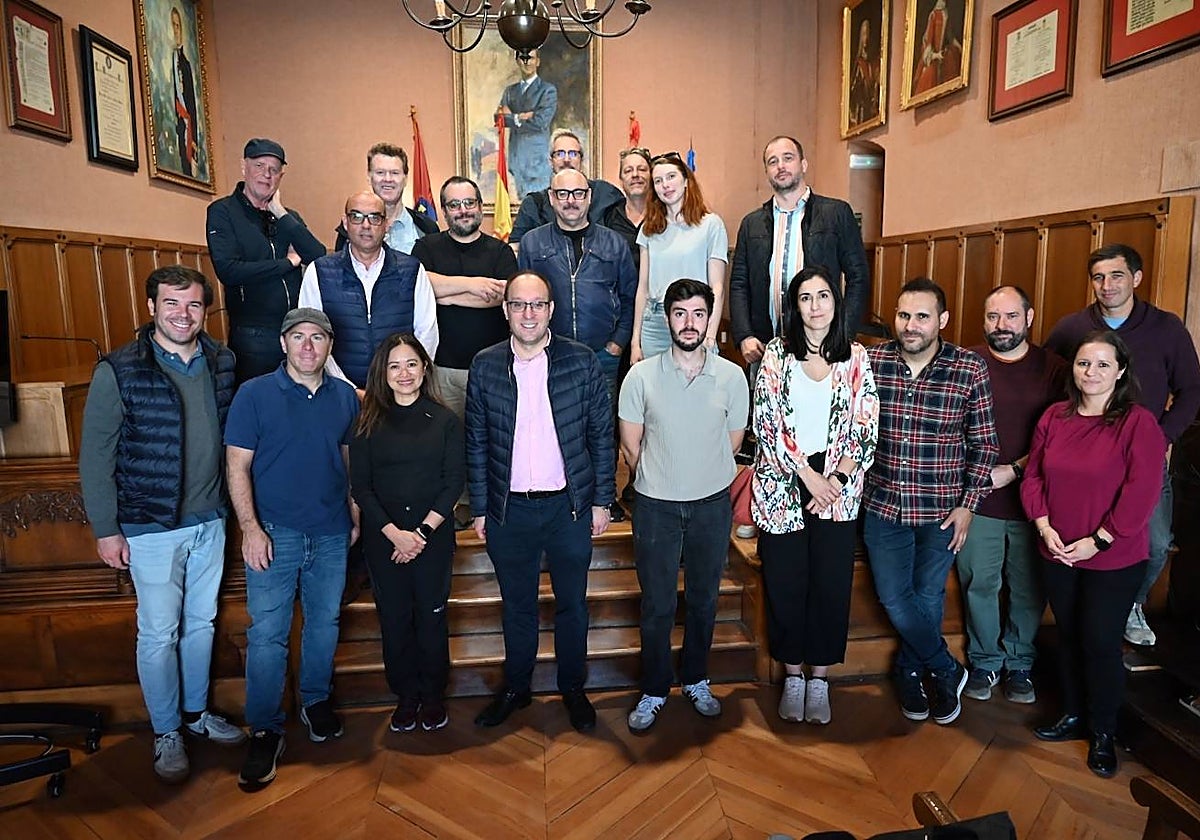 El alcalde Marcos Iglesias, recibió a los localizadores que visitaron la ciudad