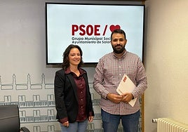 Los socialistas Mar Fuentes y Álvaro Antolín.