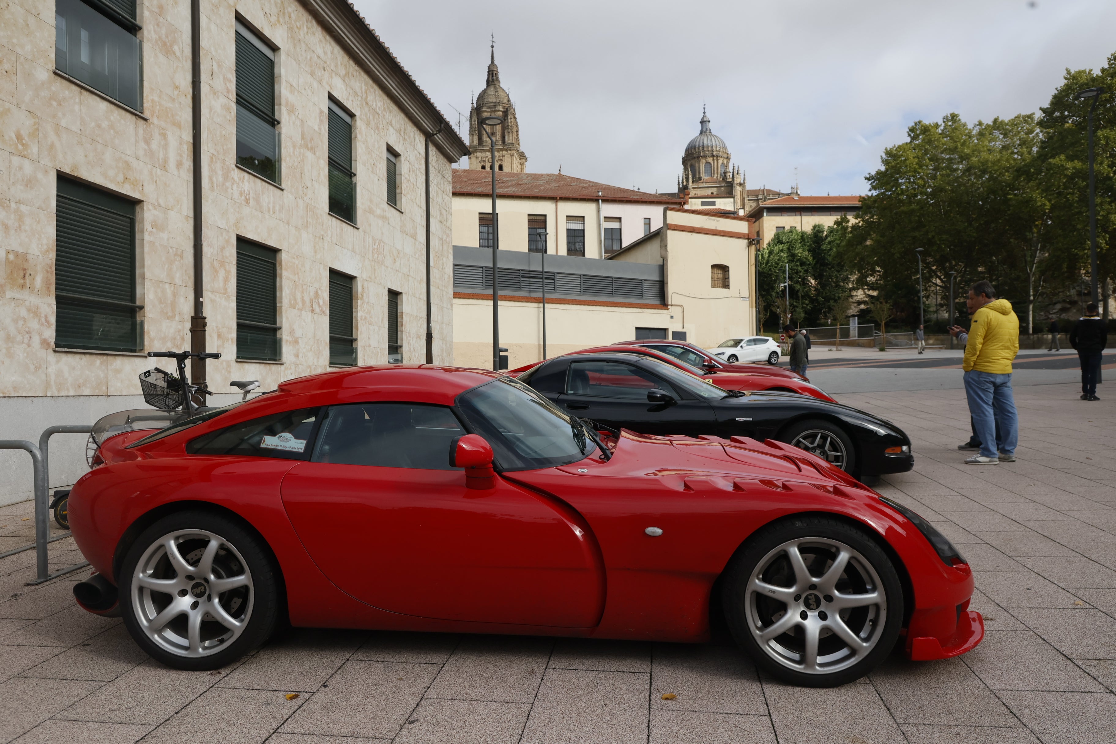Los Ferrari y Aston Martin &#039;toman&#039; Salamanca