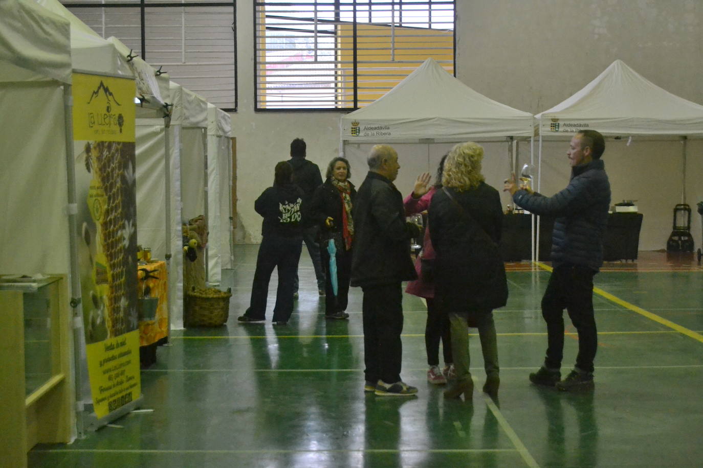 Aldeadávila celebra su feria del vino