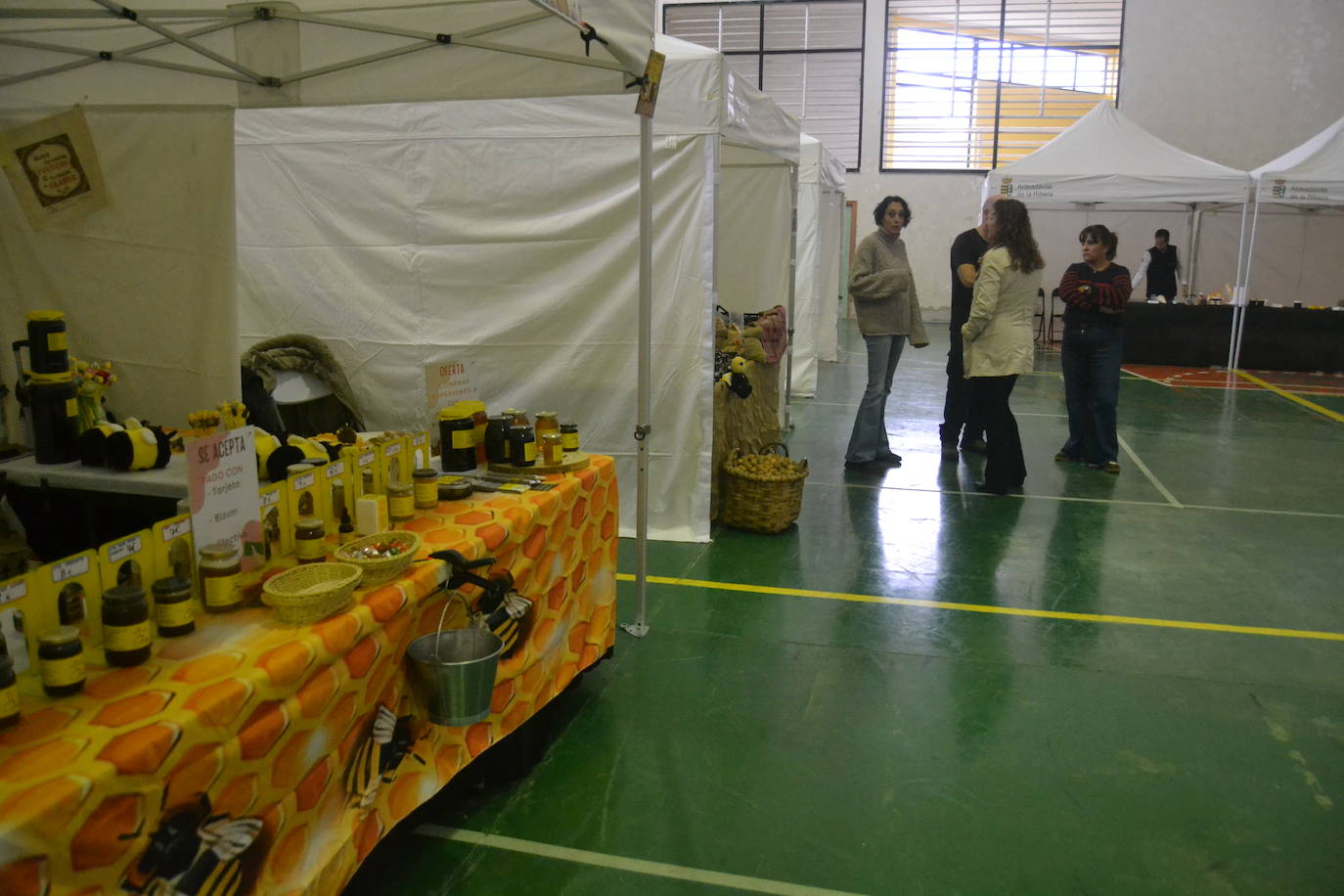 Aldeadávila celebra su feria del vino