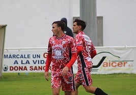 El central del CD Guijuelo, José Ruiz, en el choque de este sábado en La Arboleda.