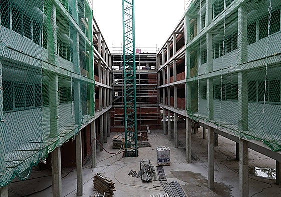 Obra de construcción de un edificio de viviendas.