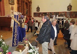 Los fieles veneran al Santísimo Cristo de Hornillos