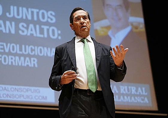 Mario Alonso Puig, durante su charla en Salamanca.
