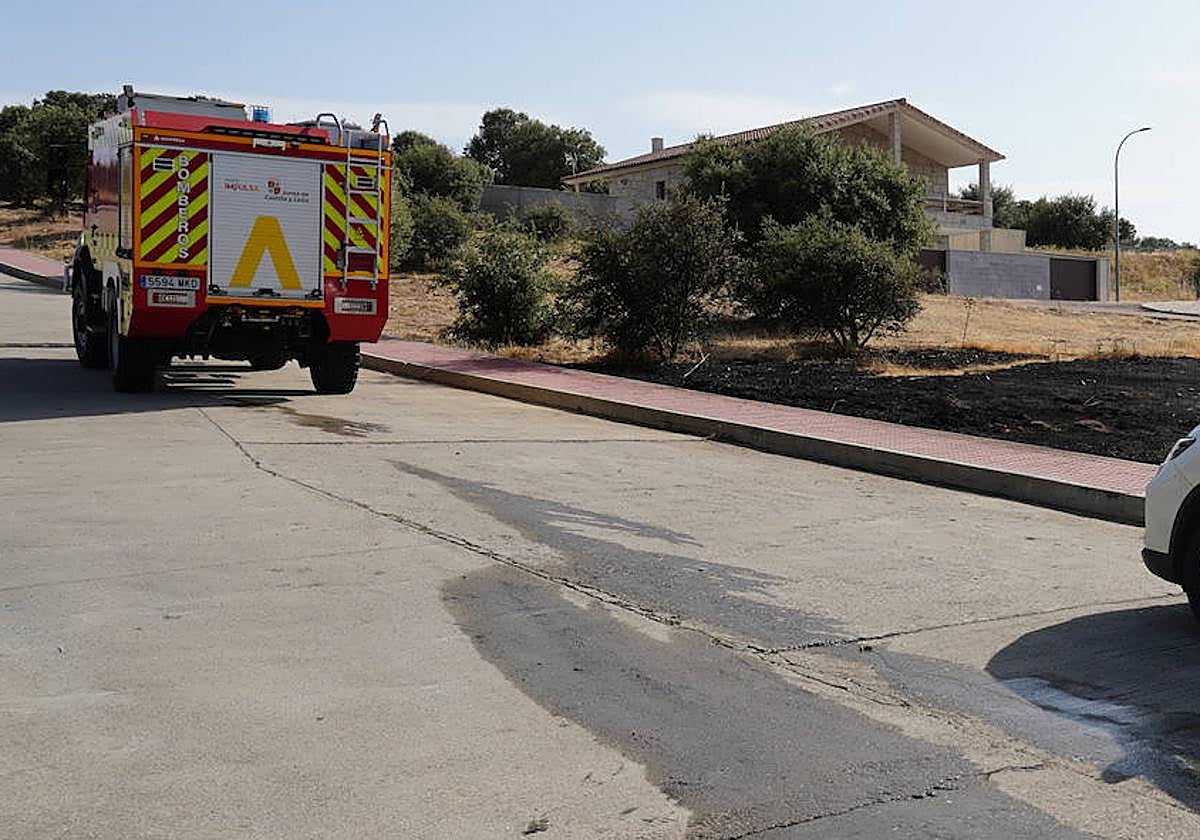 Un camión de los Bomberos de la Diputación, durante una intervención ajena a esta información.