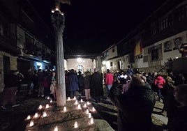 Noche de Las Almas Blancas, una velada sobrecogedora a la luz de las velas, en Mogarraz.