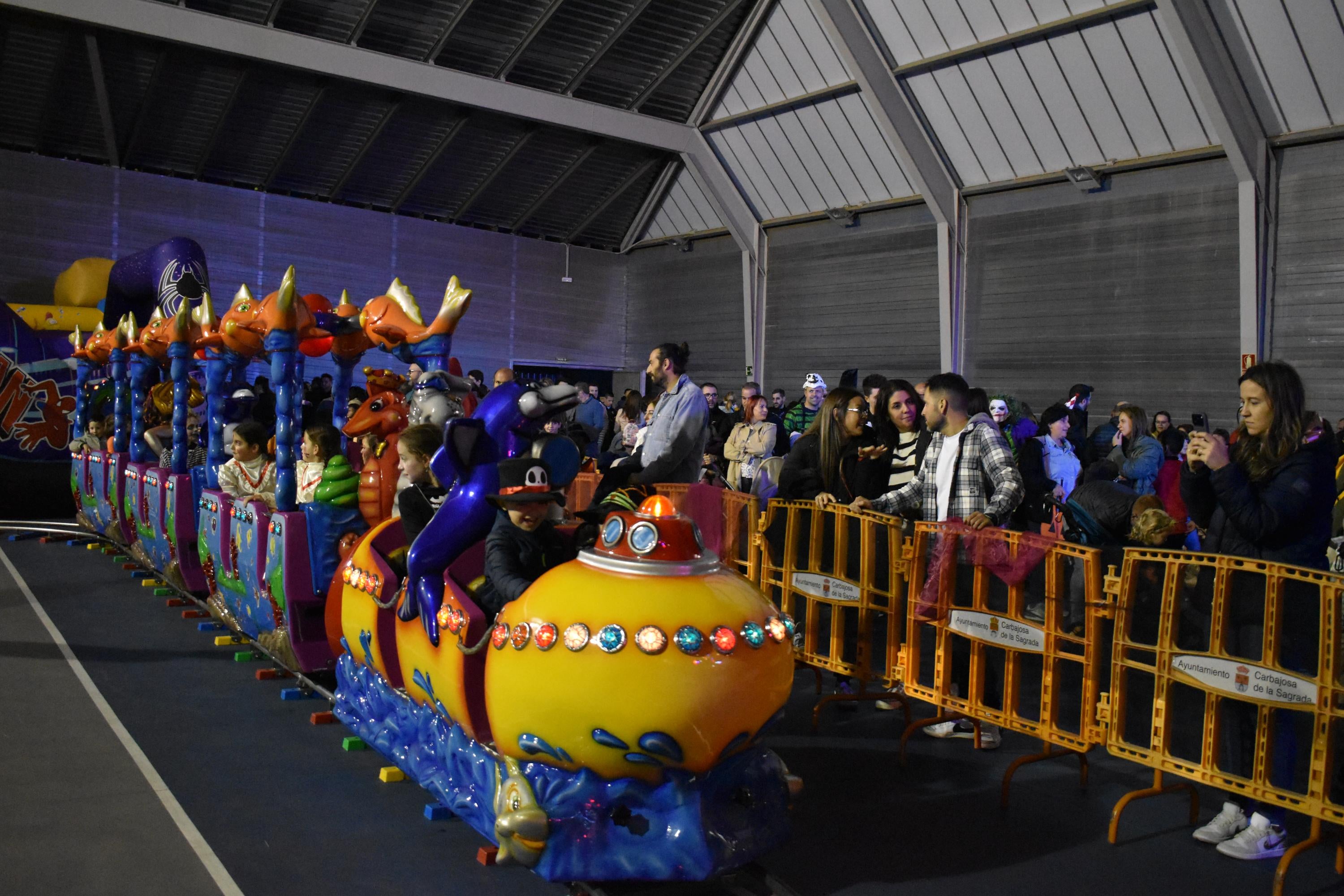 Túnel del terror, juegos y bailes en la tarde de Halloween en Carbajosa de la Sagrada