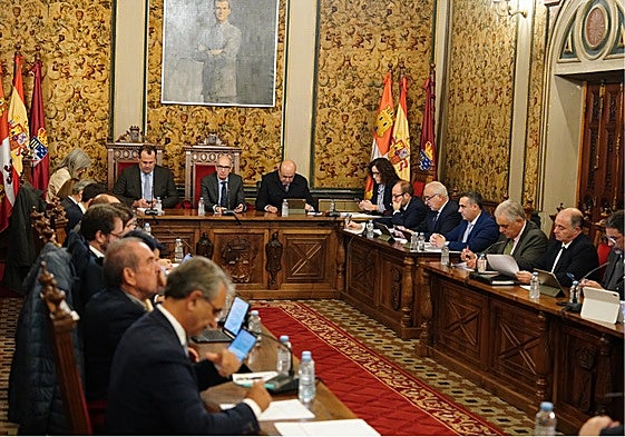 Momento del pleno ordinario de la Diputación celebrado este viernes.