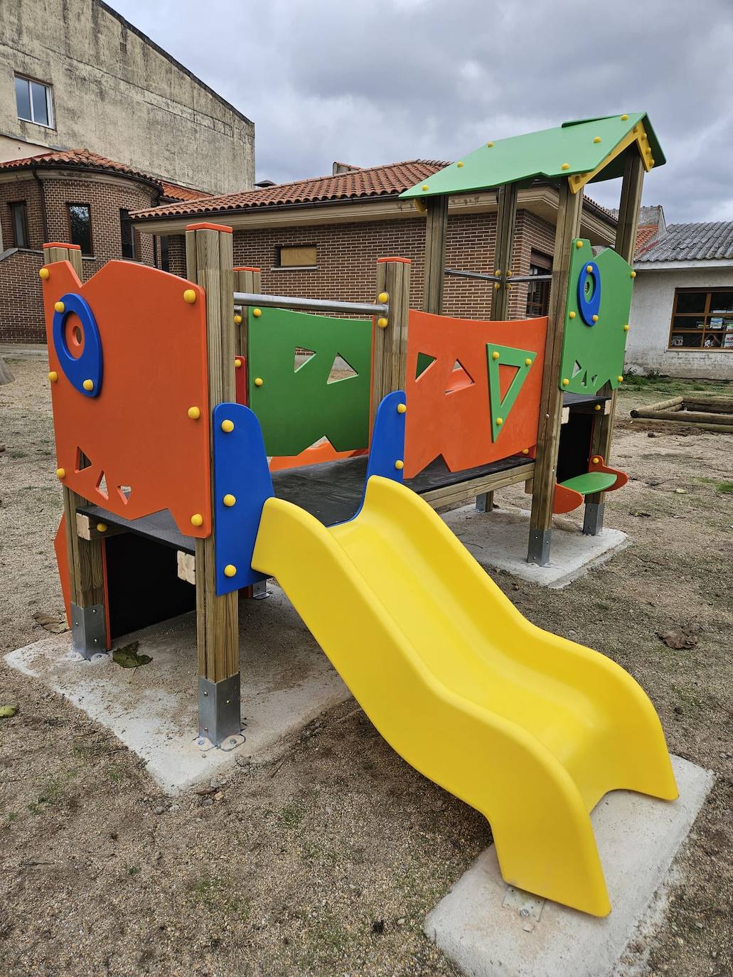 Nuevo equipamiento y mejoras en el colegio de Lumbrales