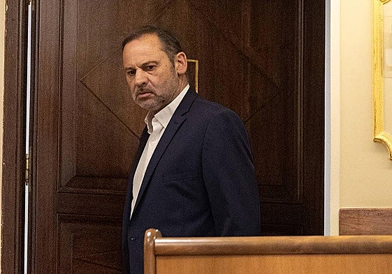 Ábalos durante una sesión plenaria extraordinaria.