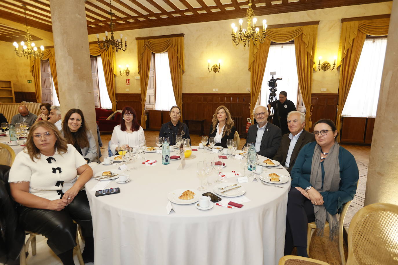 Vanessa Vicente (Aerscyl), Concepción Valle (Universidad de Salamanca), Rocío Galache (AyudaTe), Juan Manuel Faino (CESM Salamanca), Ana García (LA GACETA), Ángel Bajo y Andres Framiñán (CESM Salamanca) y Pilar Cortés (Gerxo Impex).