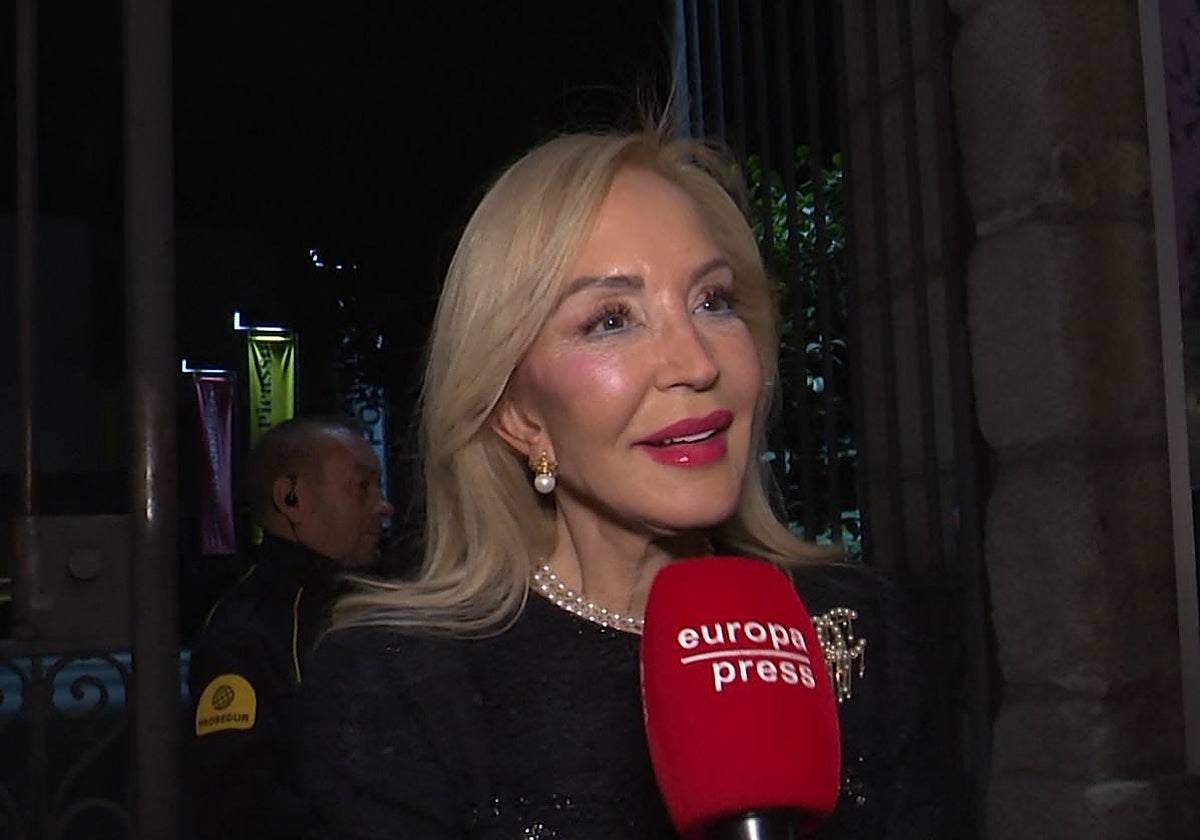 Carmen Lomana, ante el micrófono de Europa Press.