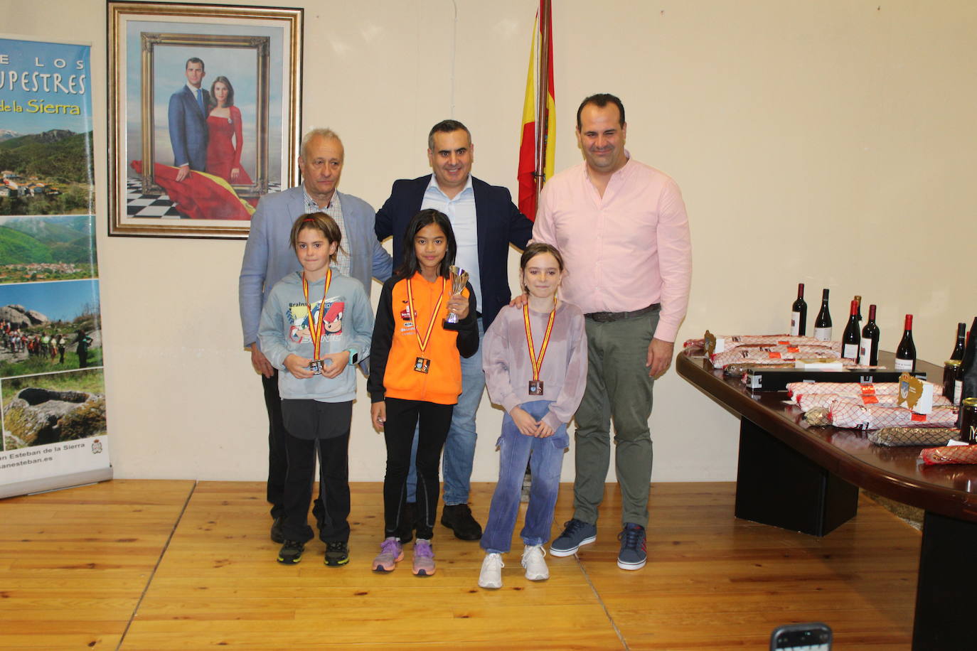 La lluvia no puede con la carrera de los lagares de San Esteban de la Sierra