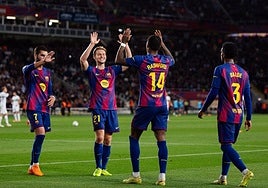 De Jong, Rashford, Ferran y Balde celebran uno de los tantos.