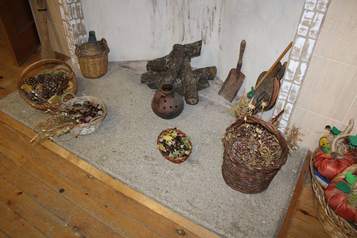 Niños y mayores disfrutan en El Tejado