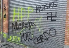 Imagen de algunas de las pintadas.