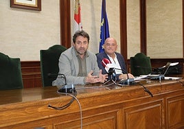 Antonio Cámara y Javier Garrido comparecieron en el Ayuntamiento.