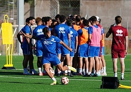 Palmero en una sesión de entrenamiento con Unionistas antes de ser sancionado por FIFA.