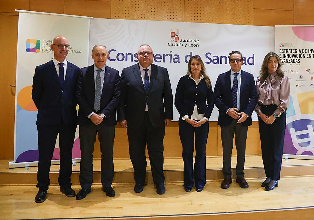 Los rectores de las universidades públicas junto a Alejandro Vázquez y Rocío Lucas.