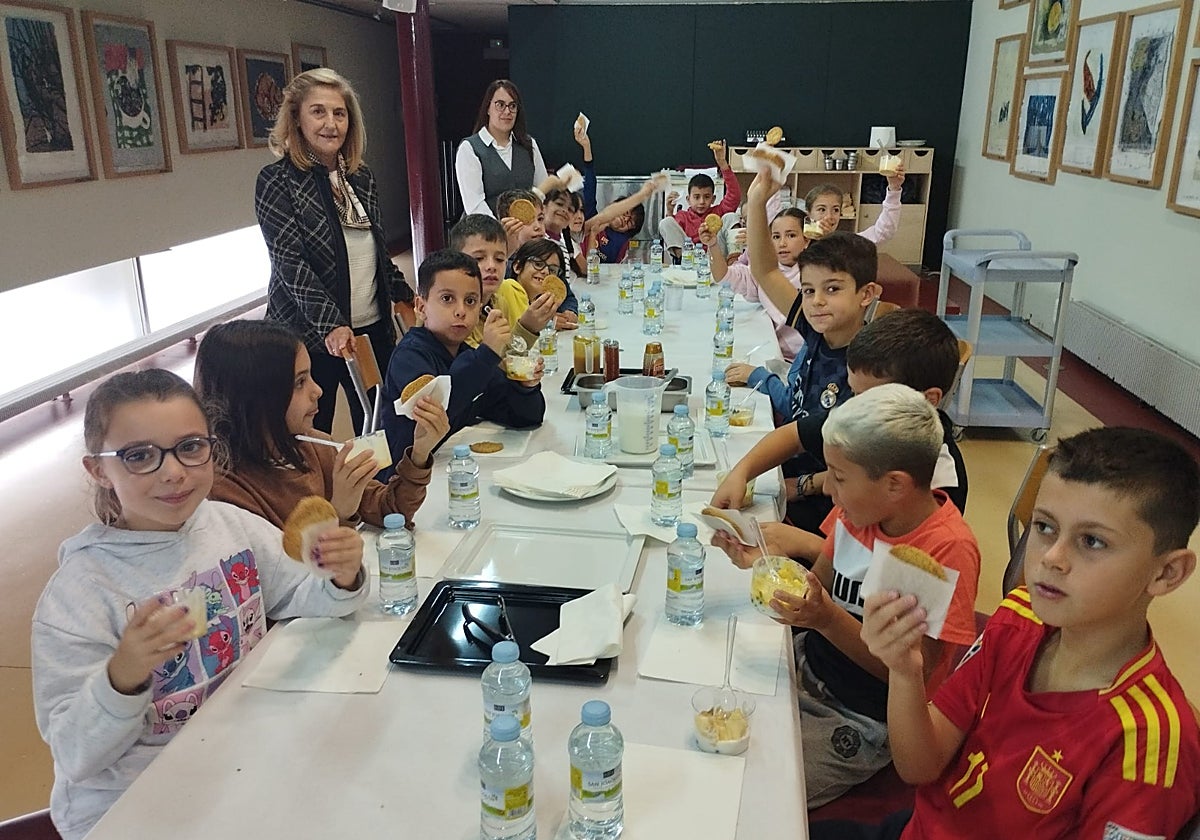 Desayuno saludable con los escolares de Santa Marta.
