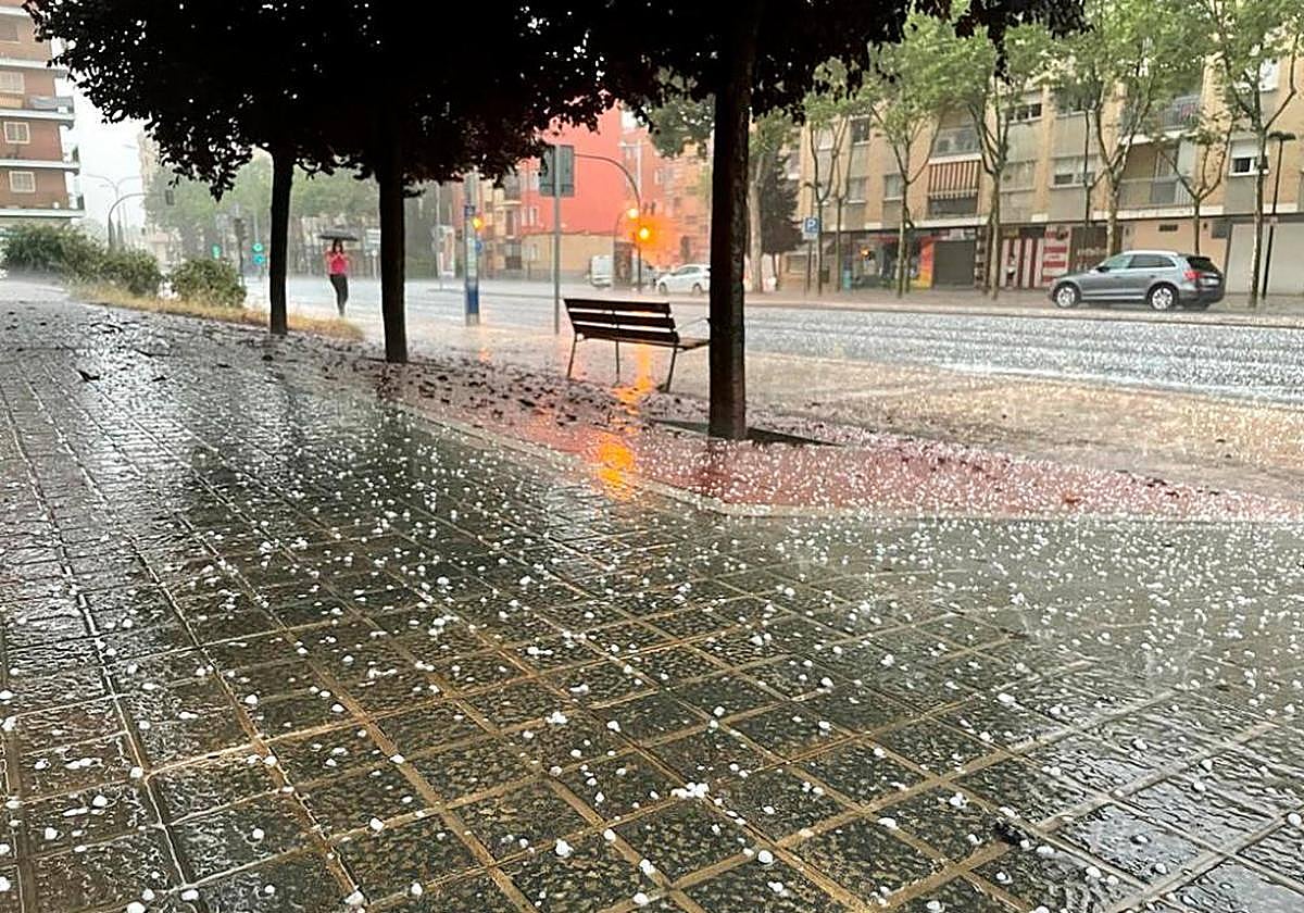 Una jornada de granizo en Salamanca en una imagen de archivo.