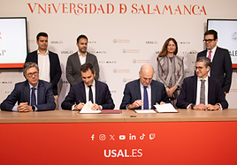 Acto de firma del acuerdo entre la Universidad de Salamanca y Albia IMAP, con la participación de Federico Bueno de Mata, Julio Pindado, Fernando Cabos, Ricardo Dávila y otros representantes de ambas entidades.