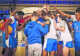 Jugadoras y técnicos del equipo salmantino, en un entrenamiento en el Würzburg Silvia Domínguez.