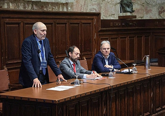 Pedro Núñez-Barranco, Óscar lorenzo y José María Gómez en la inauguración del congreso ADN&GRM.