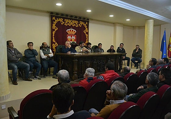 Inicio de la reunión en el Ayuntamiento de Tamames
